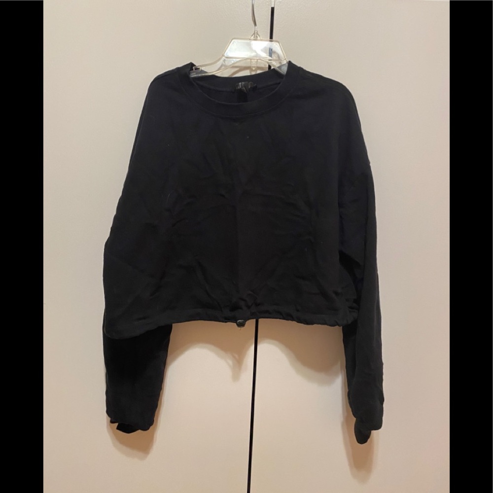 Athletic drawstring pullover